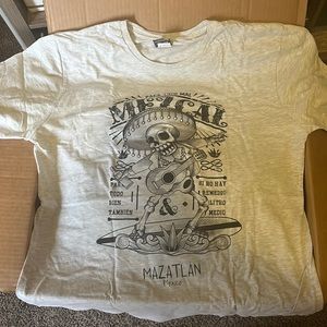 Skeleton graphic tee. Cotton t-shirt. Oatmeal/heather grey